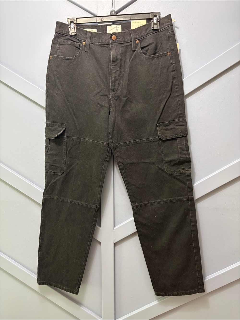 Universal Thread Women's Cargo Pants in Black.